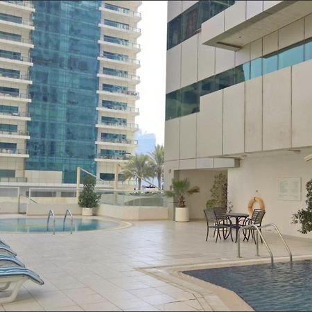 Skyview Host Hostel Dubai Exterior photo